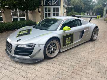 komplettumbau auf R8 Clubsport Rennwagen
