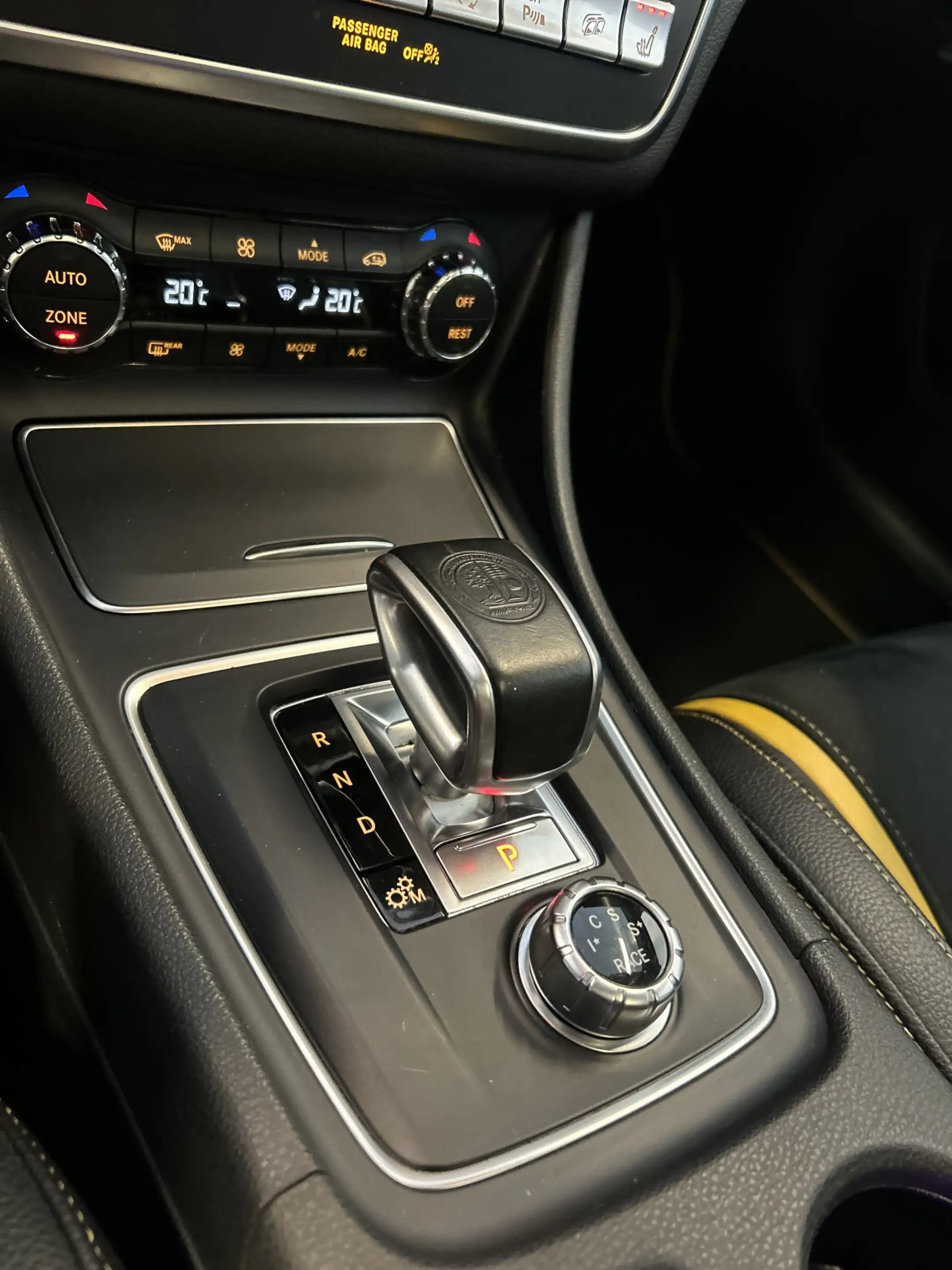 Mercedes-Benz A 45 AMG 4MATIC Yellow Night 381PK | Panoramadak | Harman/K — photo 14