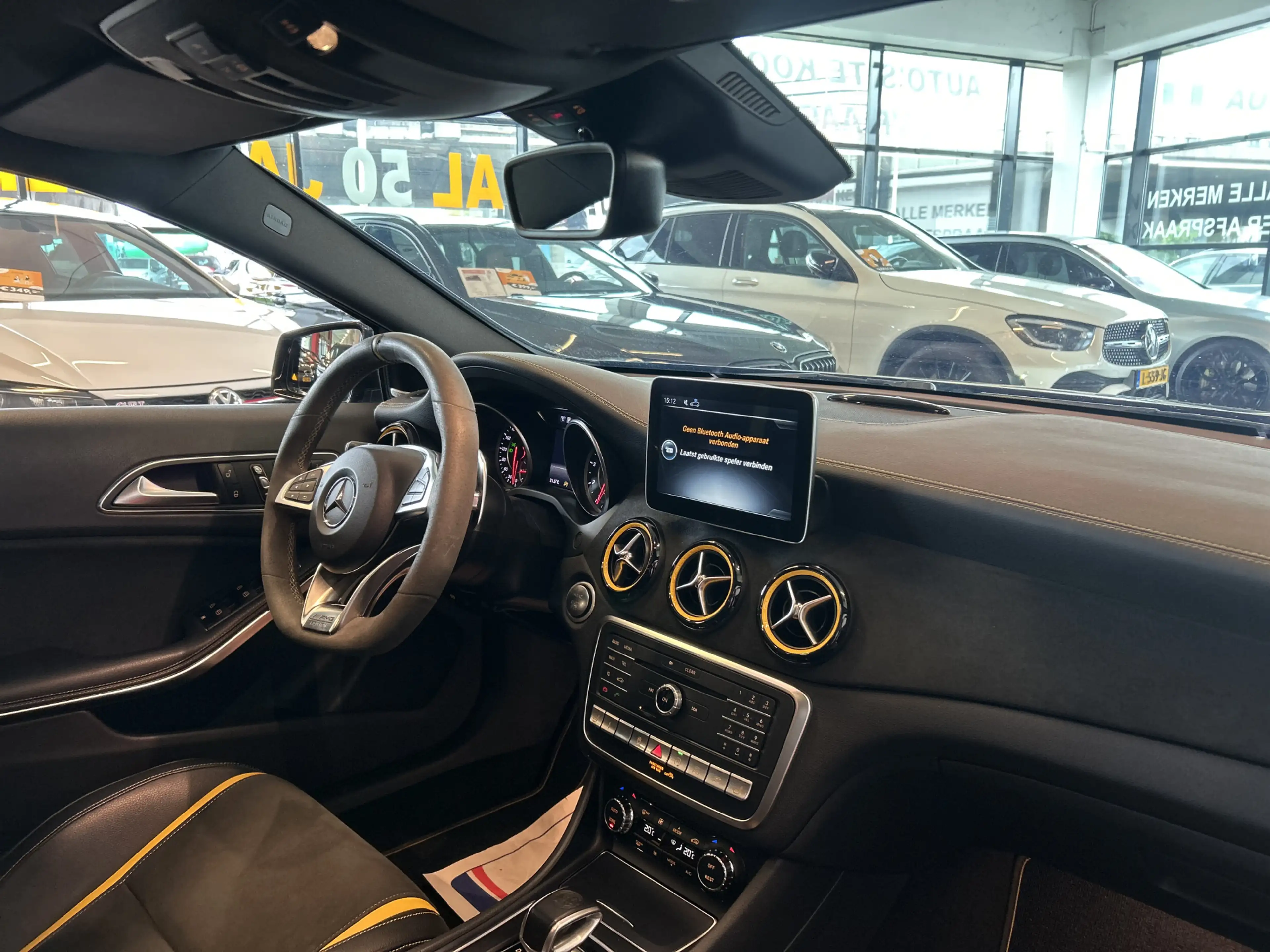 Mercedes-Benz A 45 AMG 4MATIC Yellow Night 381PK | Panoramadak | Harman/K — photo 2