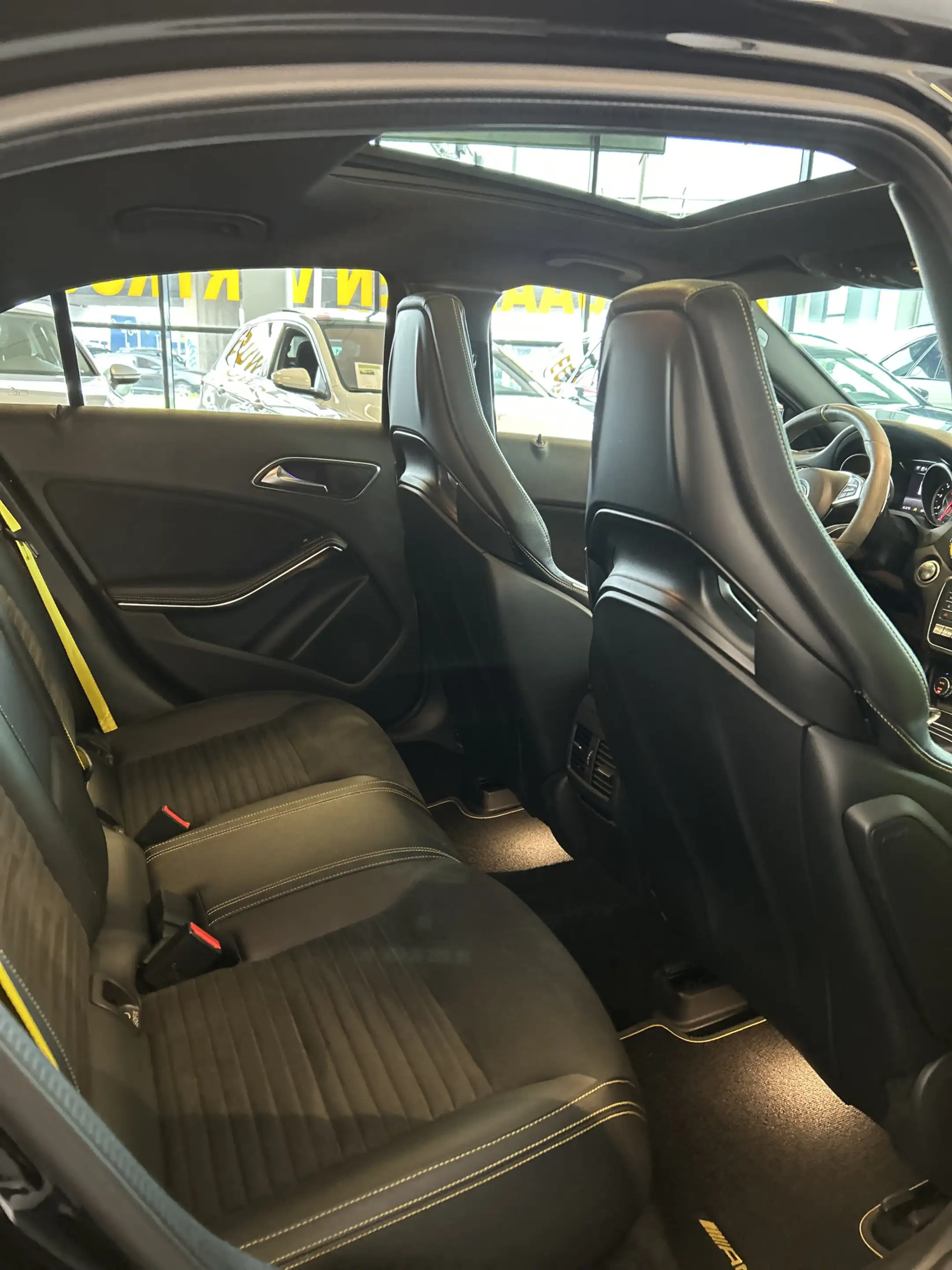 Mercedes-Benz A 45 AMG 4MATIC Yellow Night 381PK | Panoramadak | Harman/K — photo 8