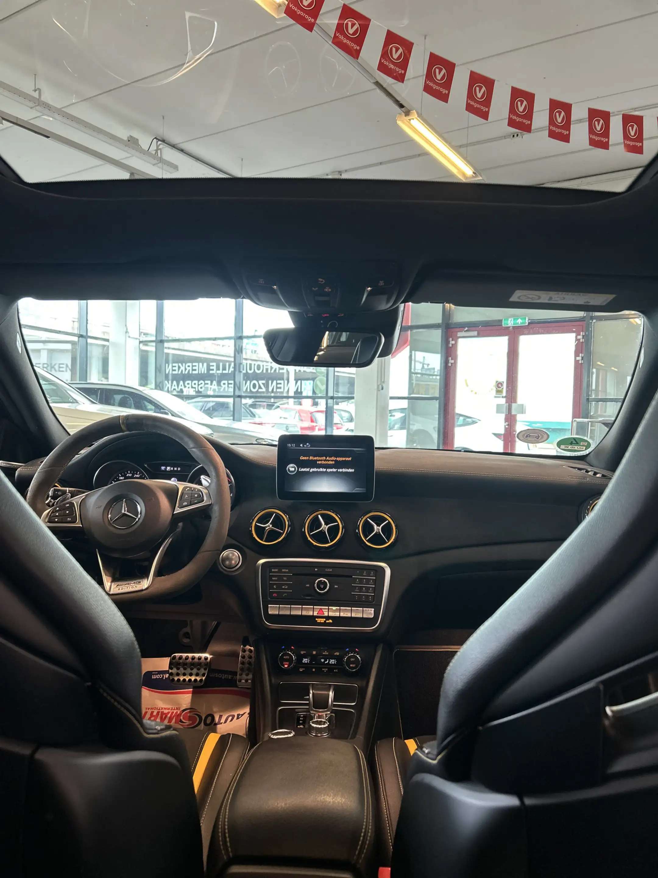 Mercedes-Benz A 45 AMG 4MATIC Yellow Night 381PK | Panoramadak | Harman/K — photo 6