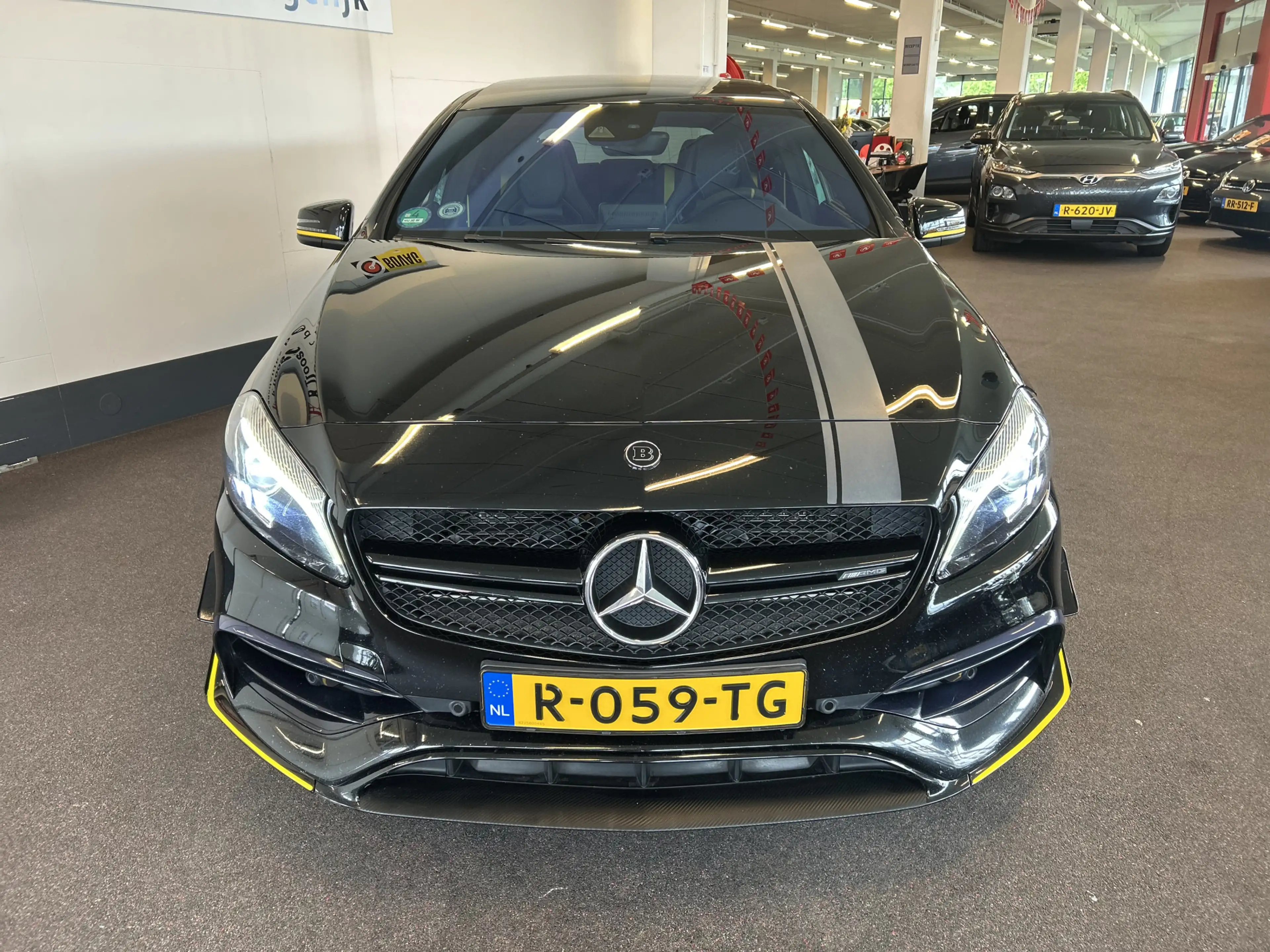 Mercedes-Benz A 45 AMG 4MATIC Yellow Night 381PK | Panoramadak | Harman/K — photo 3