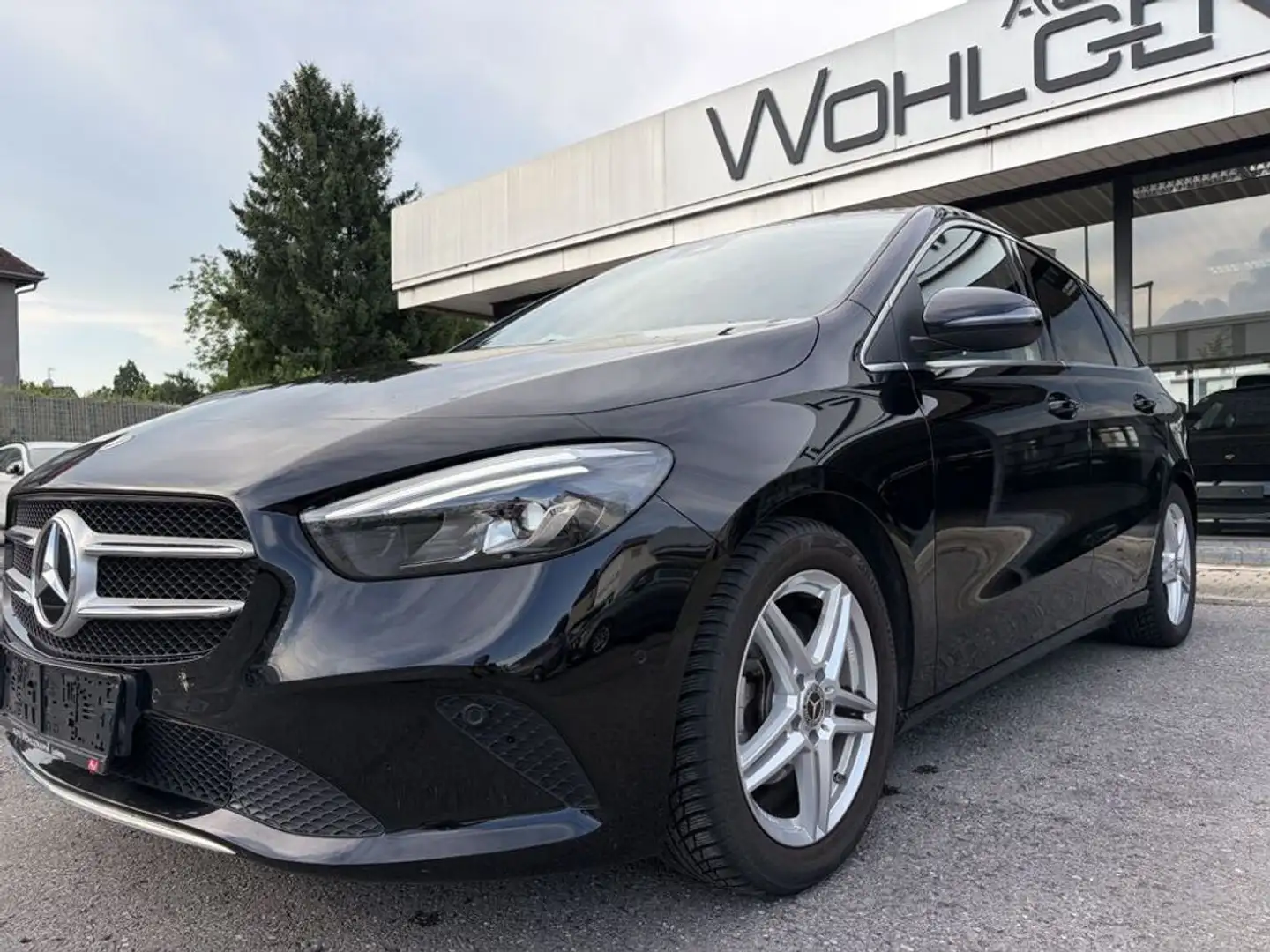 Mercedes-Benz B 180 (247.084) Schwarz - 2