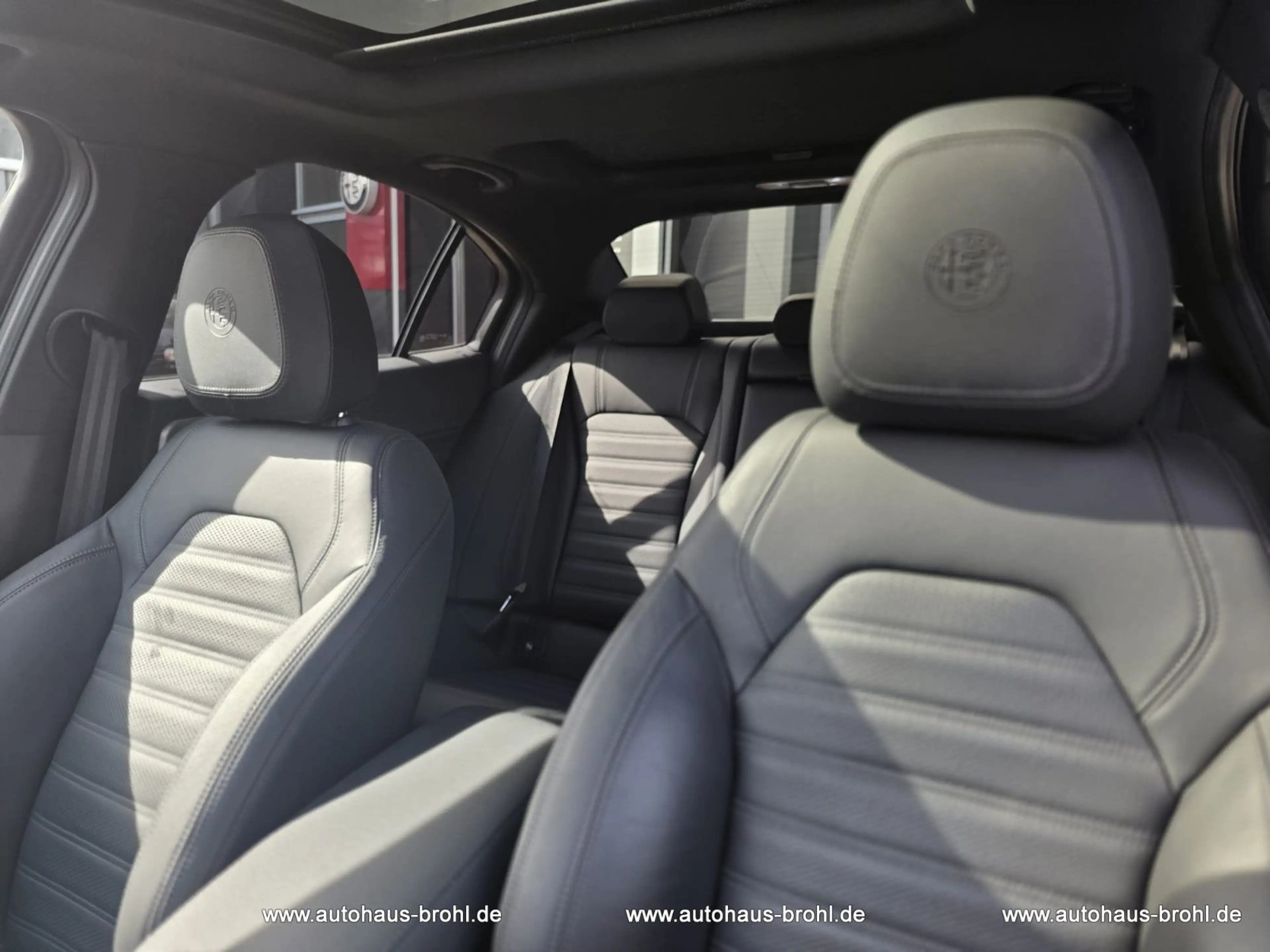 Alfa Romeo Giulia Veloce Q4 280PS — photo 11