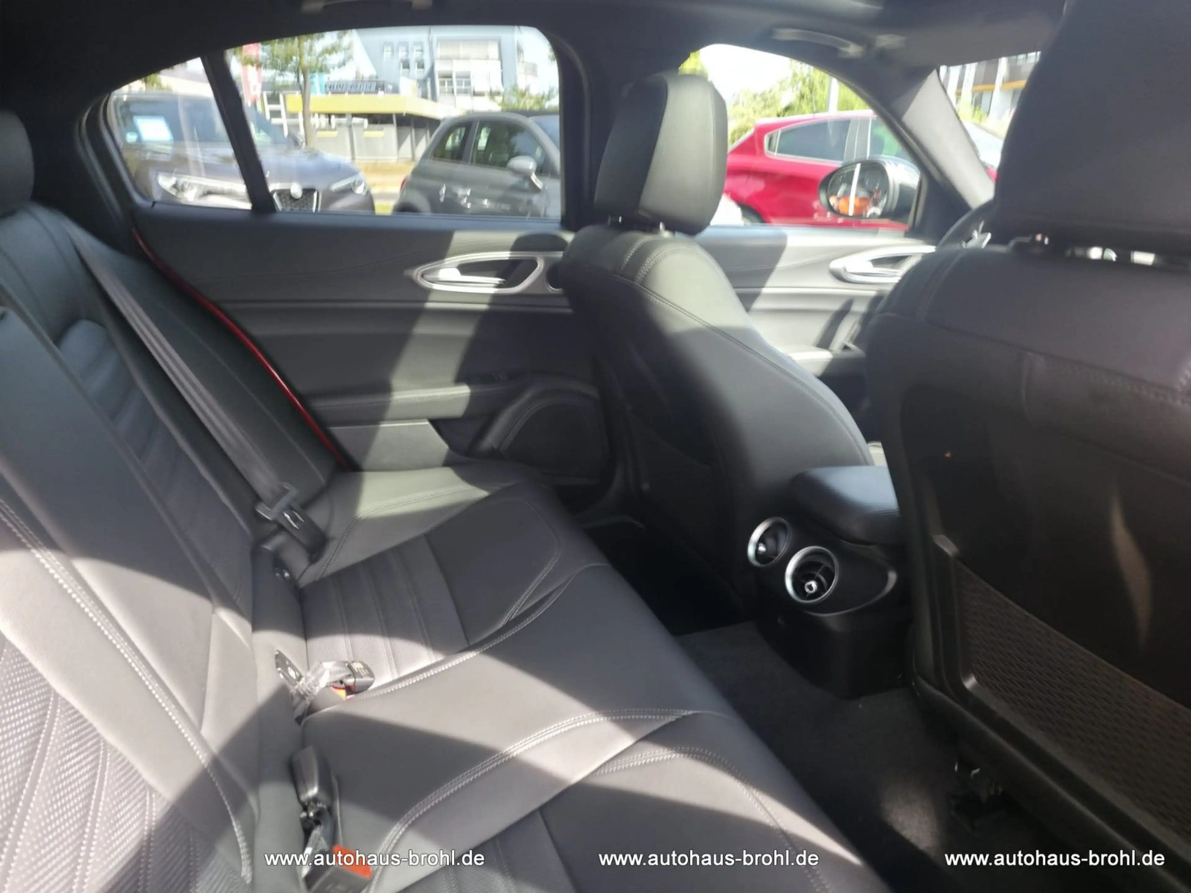 Alfa Romeo Giulia Veloce Q4 280PS — photo 13