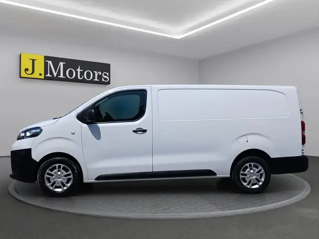 Opel Vivaro view 2