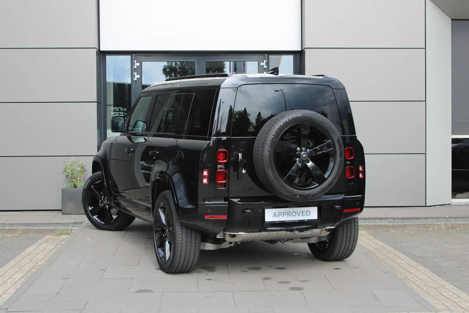 Land Rover Defender 110 2.0 P300e 110 X-Dynamic HSE | Pano | 22" | Sto Negro - 2