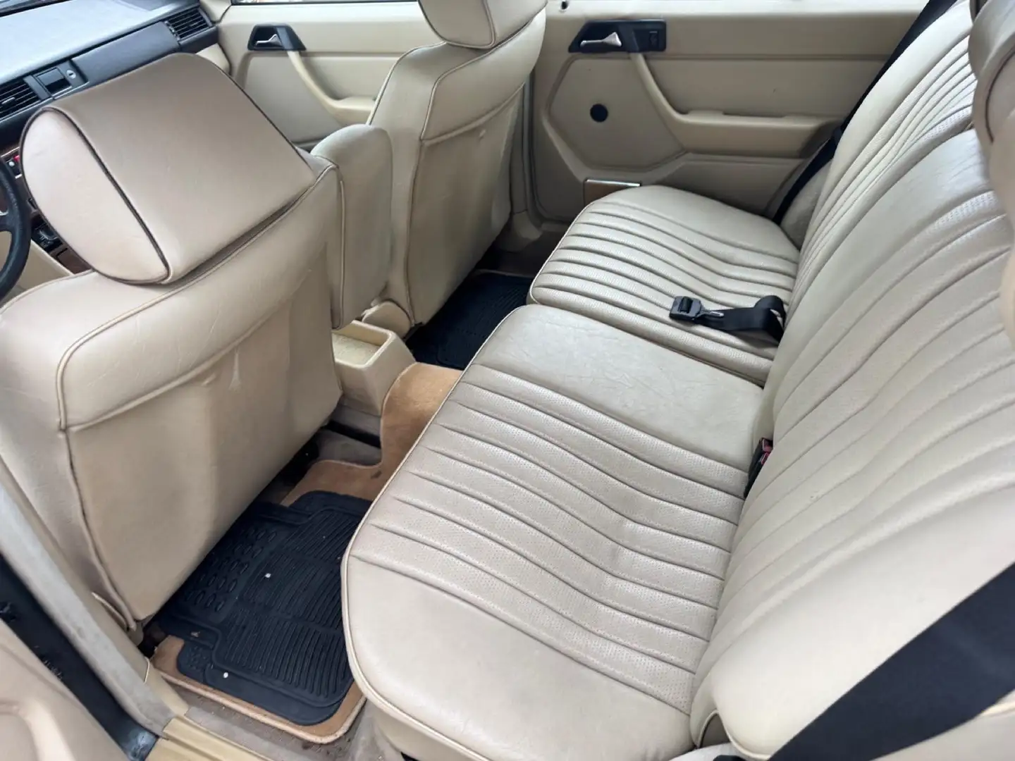 Mercedes-Benz 200 200te - 2