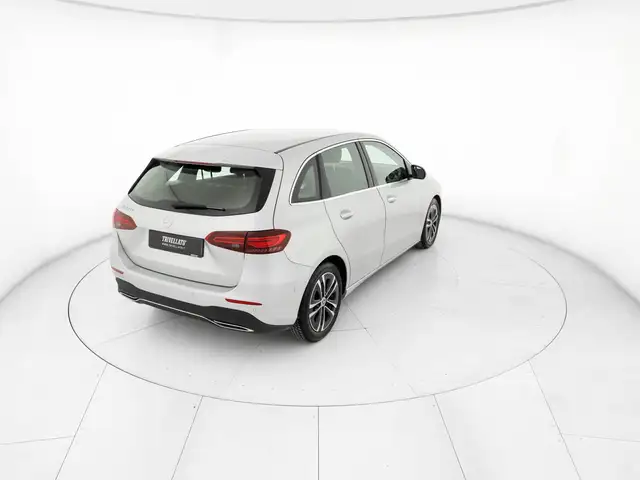 Mercedes-Benz B-Class view 3