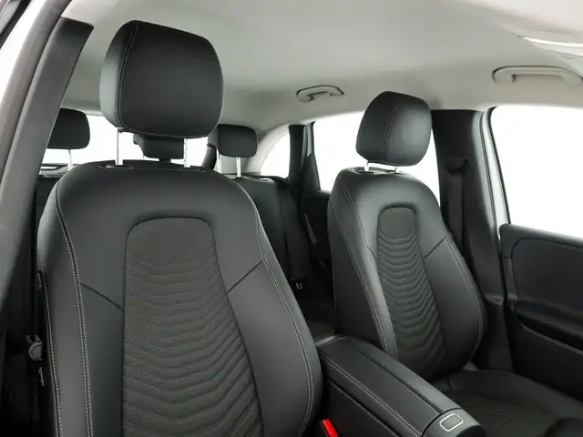 Mercedes-Benz B-Class view 12