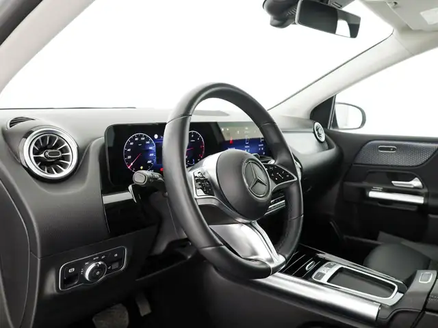 Mercedes-Benz B-Class view 11