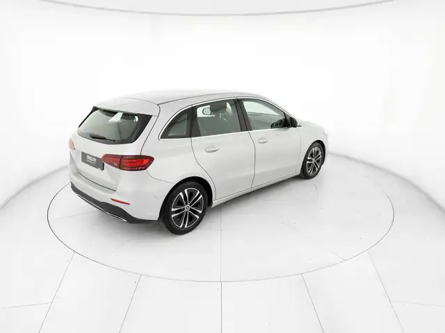 Mercedes-Benz B-Class view 4