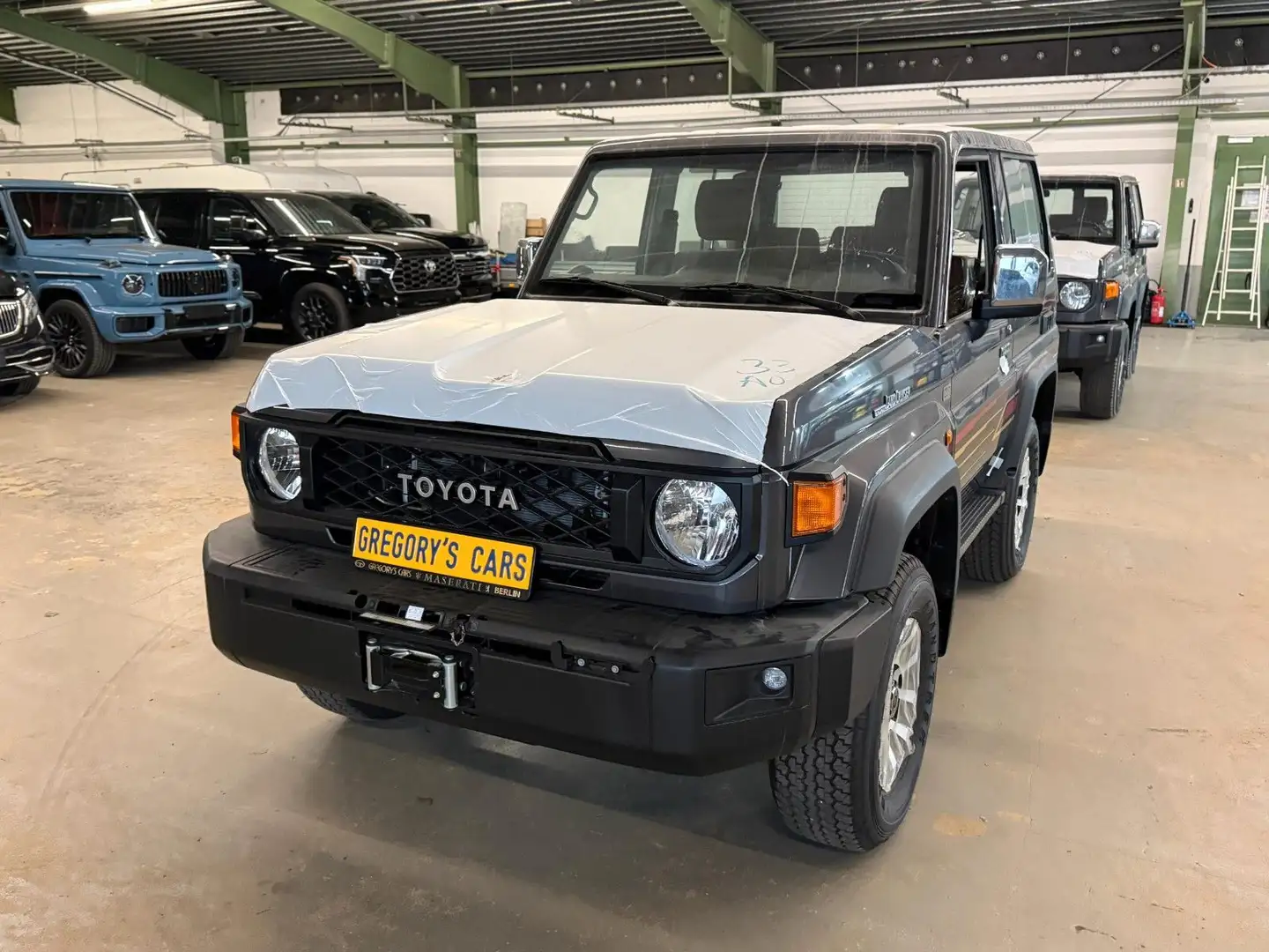 Toyota Land Cruiser 71+HARDTOP+LX-Z+2025+PETROL+V6+4L Gris - 2