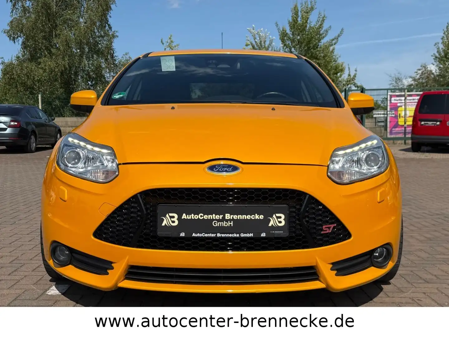 Ford Focus Lim. ST*WOLF RACING* Gelb - 2