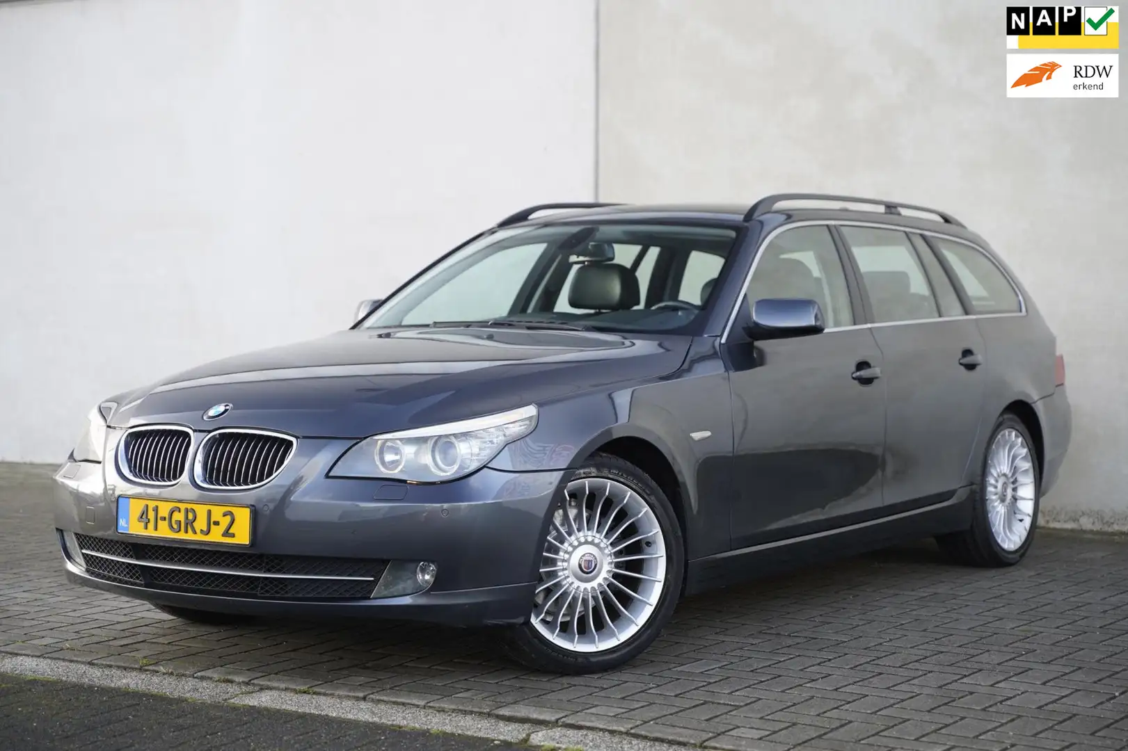 BMW 523 5-serie Touring 523i Business Line, 6 cilinder, Au Grau - 1