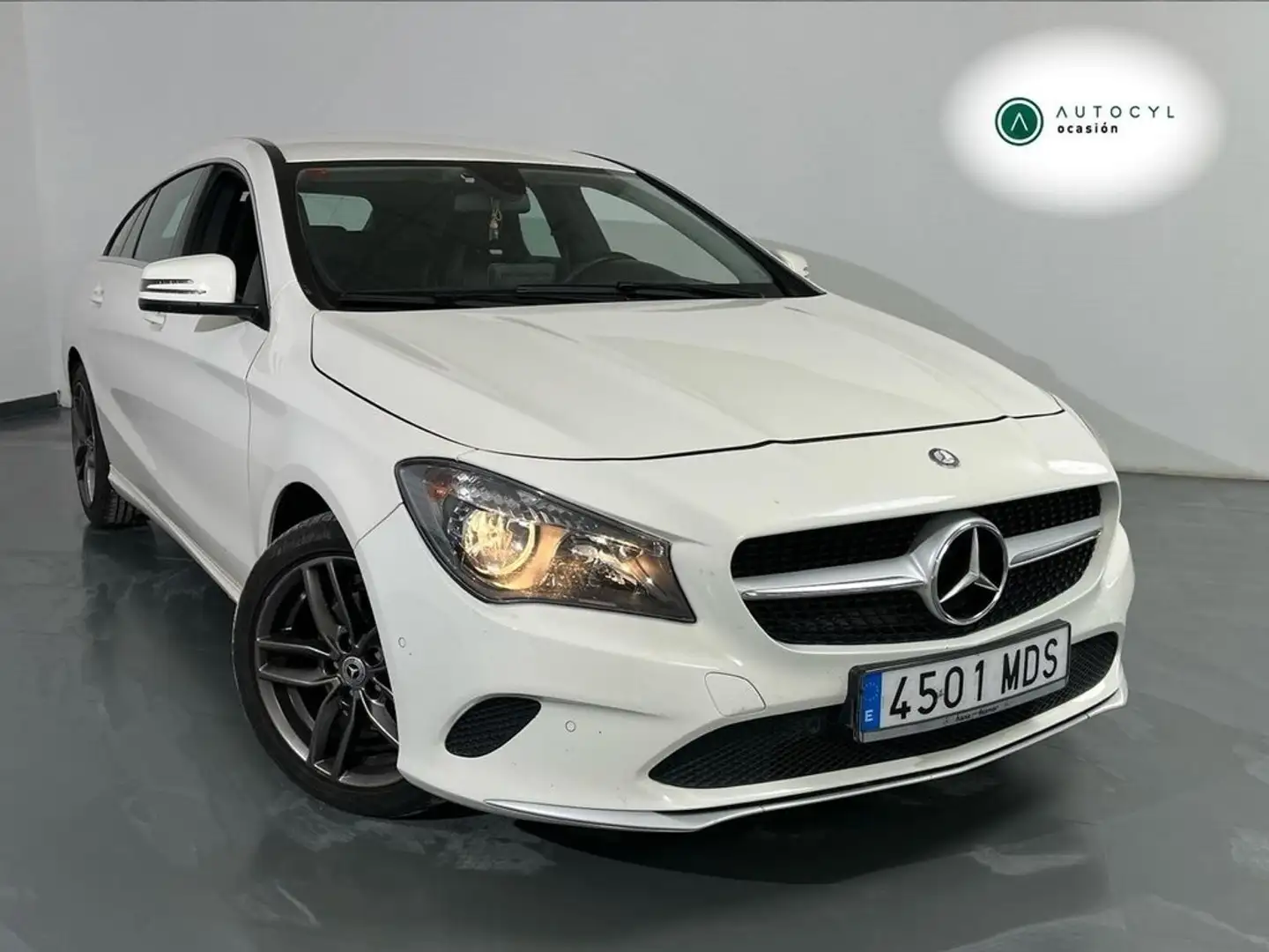 Mercedes-Benz CLA 220 Shooting Brake 220d 7G-DCT Blanc - 1