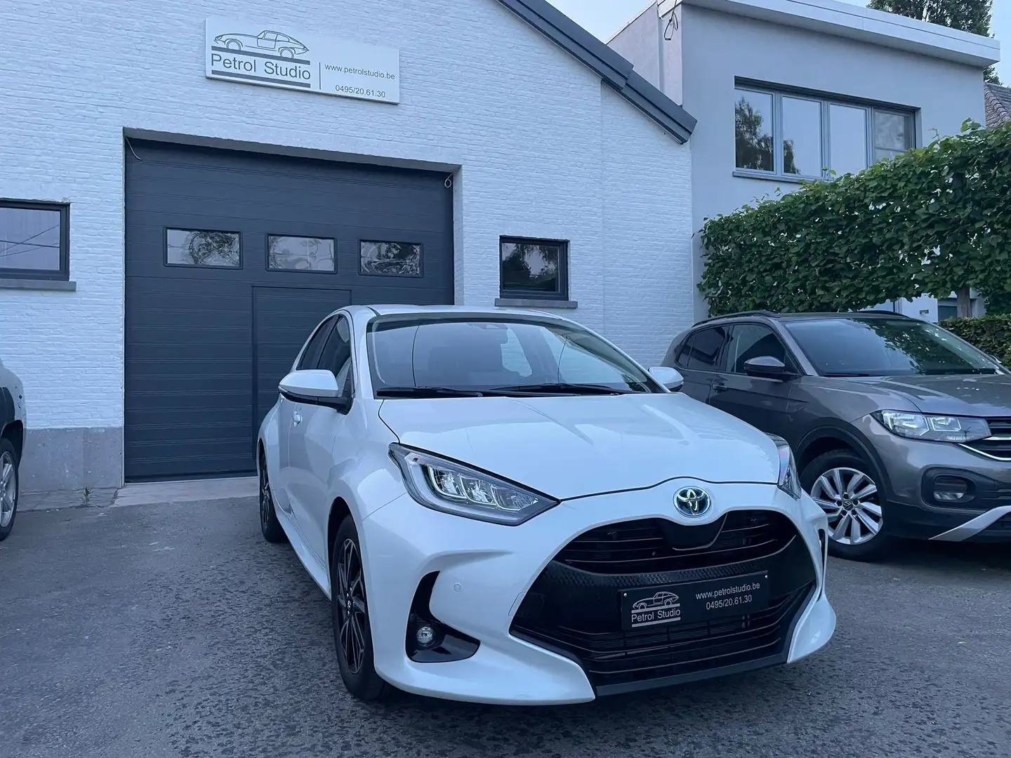 Toyota Yaris 1.5i Hybrid Style+ High tech pack - white pearl Wit - 1