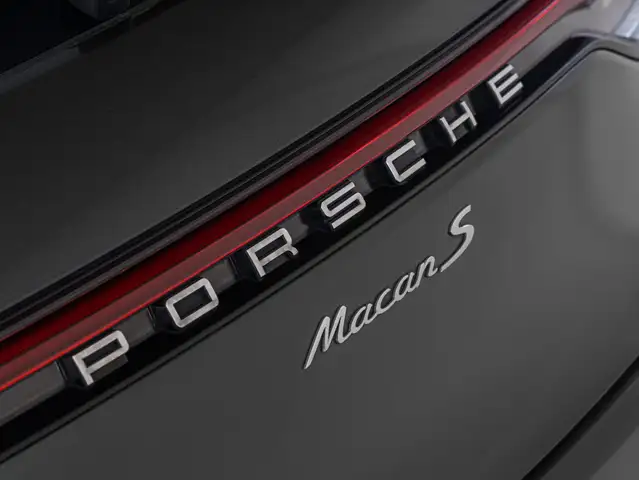 Porsche Macan view 15