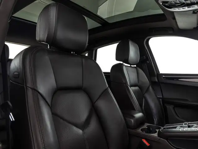 Porsche Macan view 11