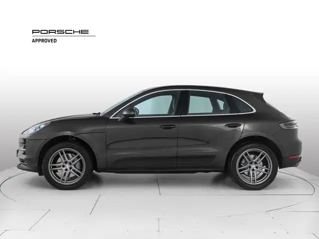 Porsche Macan view 2