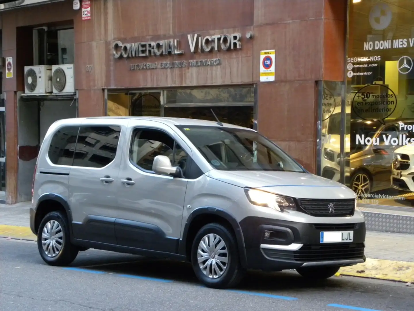 Peugeot Rifter 1.5BlueHDi S&S Long Active NAV+ 100 Beige - 1