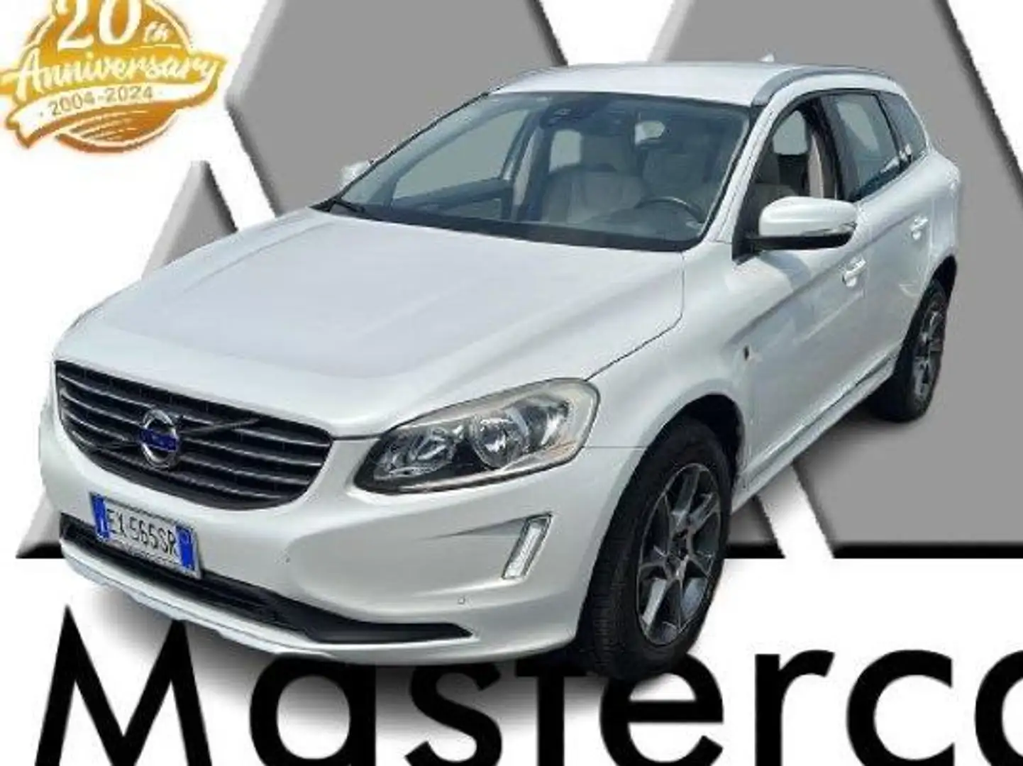 Volvo XC60 XC60 2.0 d4 Momentum 181cv geartronic EX565SR Blanc - 1