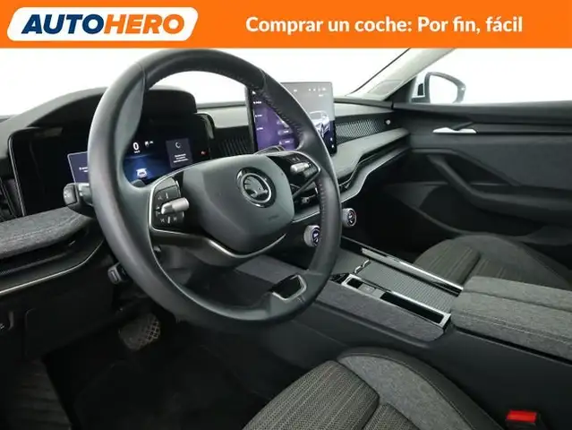 Skoda Superb view 12