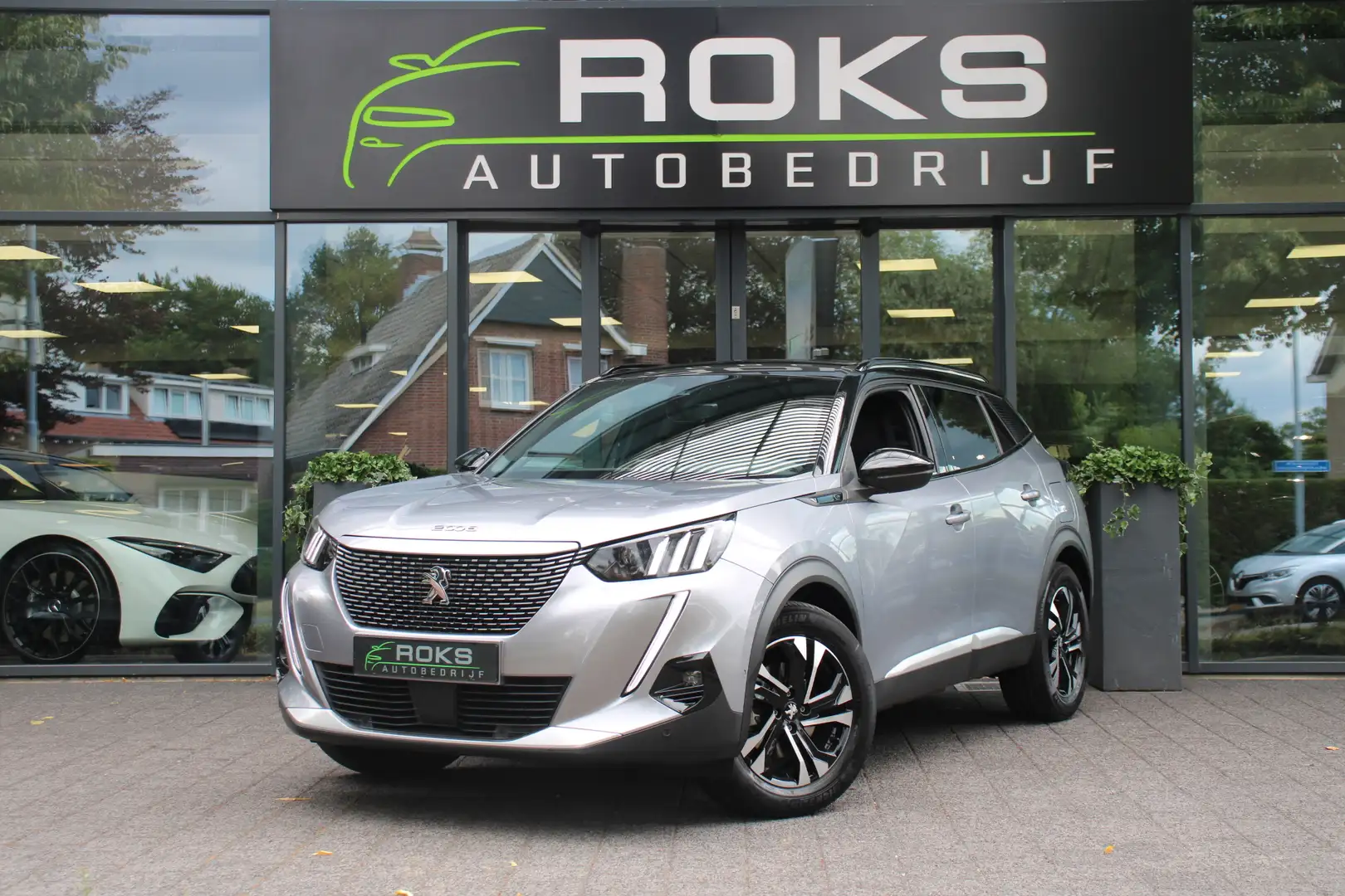 Peugeot e-2008 EV GT 50 kWh Grijs - 1