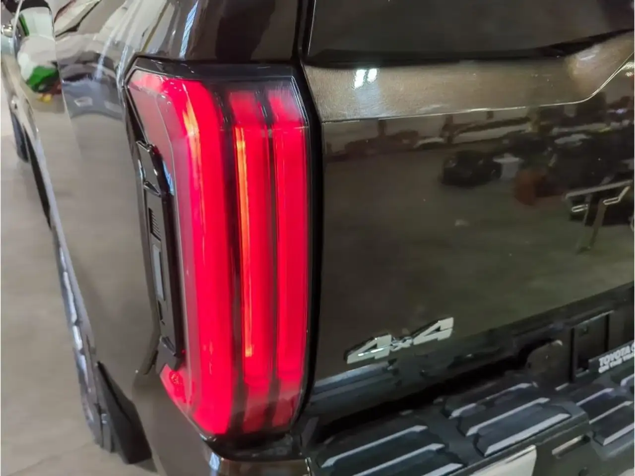 Toyota Tundra снимка Toyota Tundra