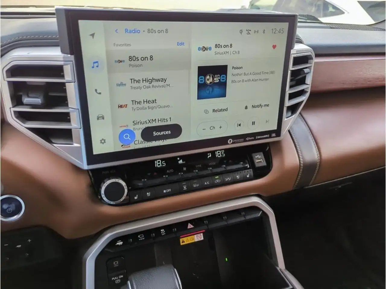 Toyota Tundra снимка Toyota Tundra