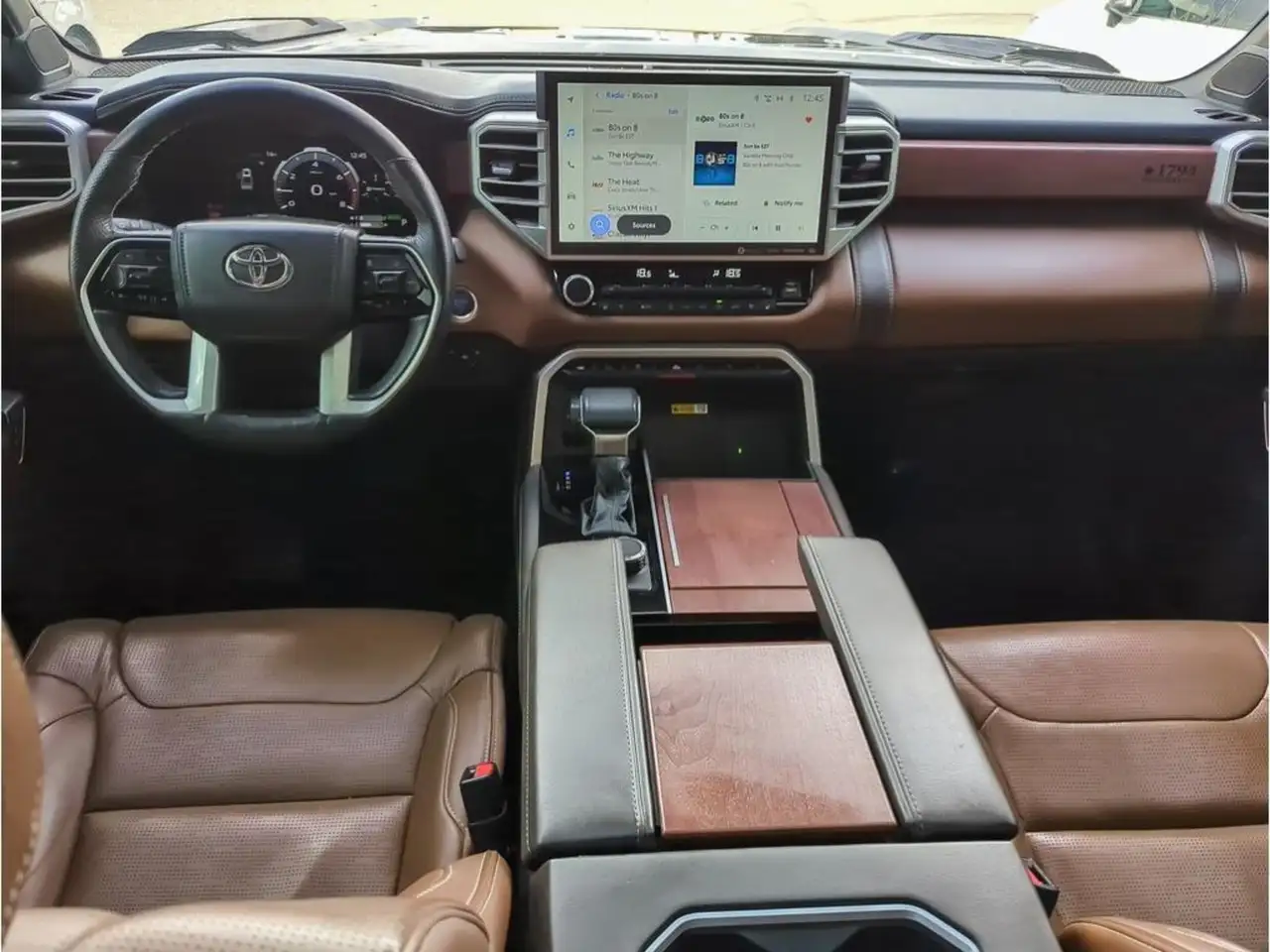Toyota Tundra снимка Toyota Tundra