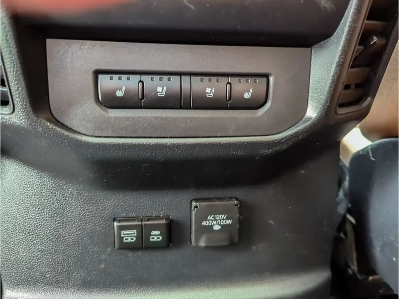 Toyota Tundra снимка Toyota Tundra