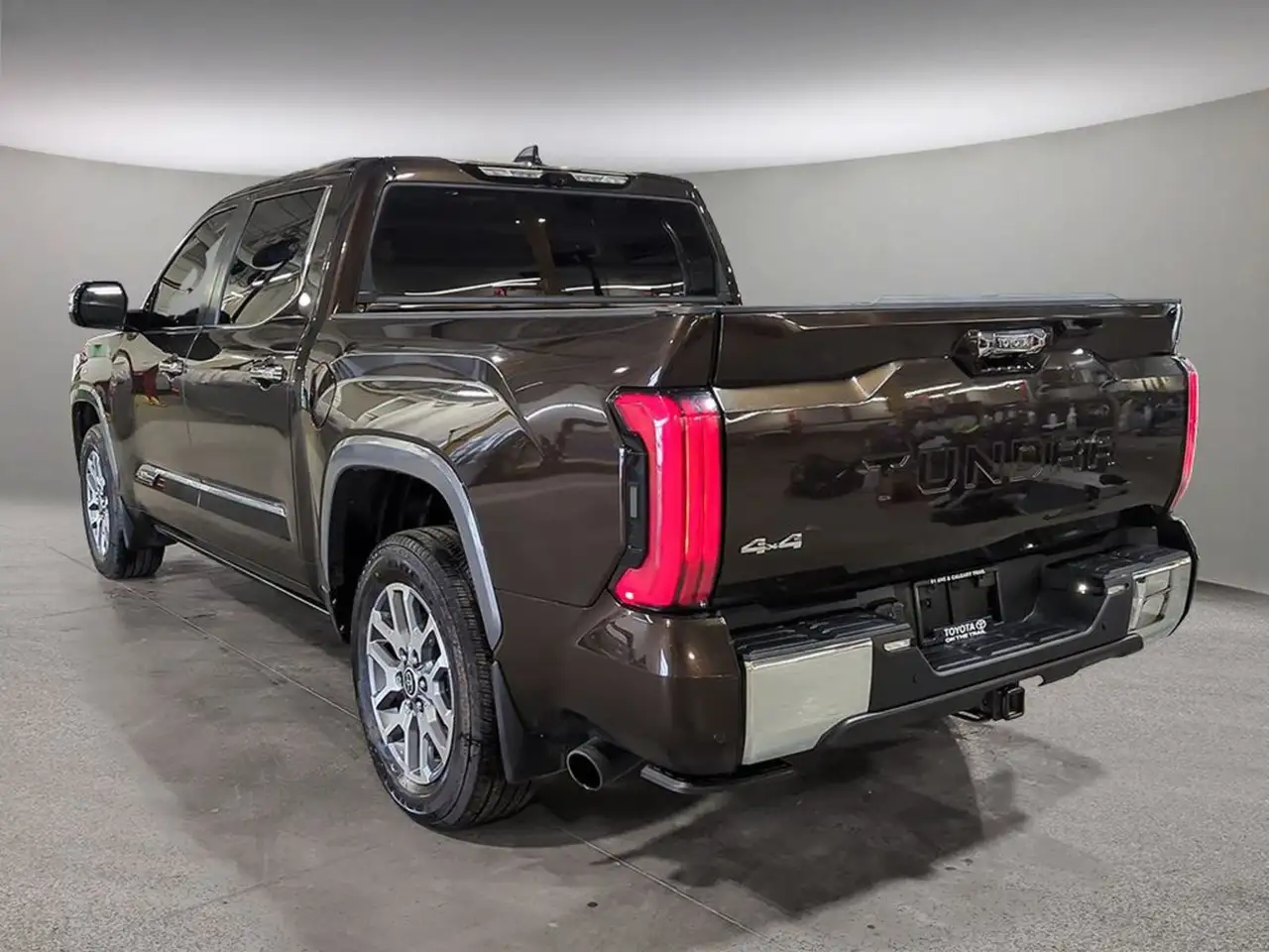 Toyota Tundra снимка Toyota Tundra