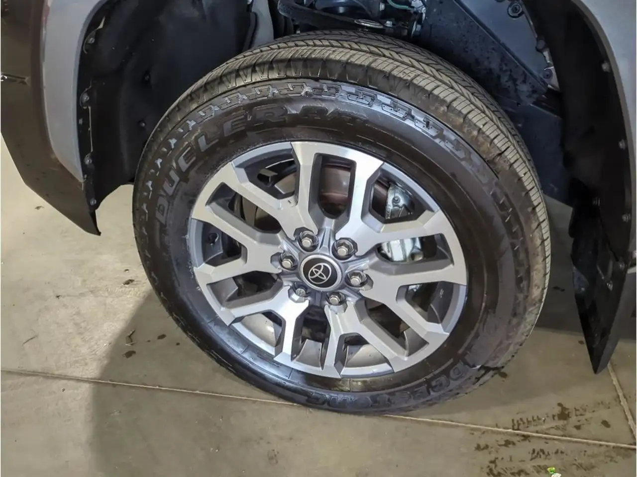Toyota Tundra снимка Toyota Tundra