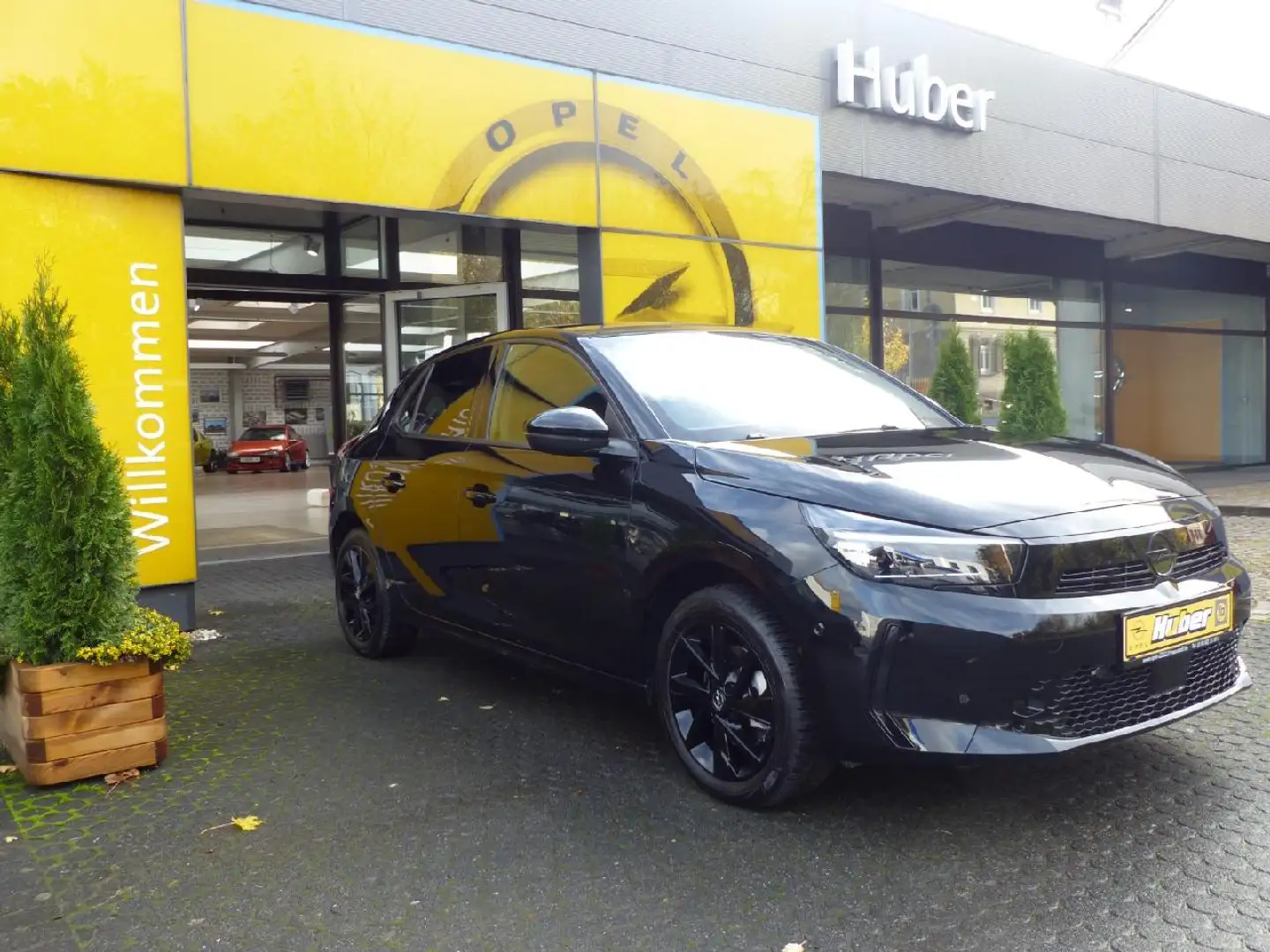 Opel Corsa GS Schwarz - 1