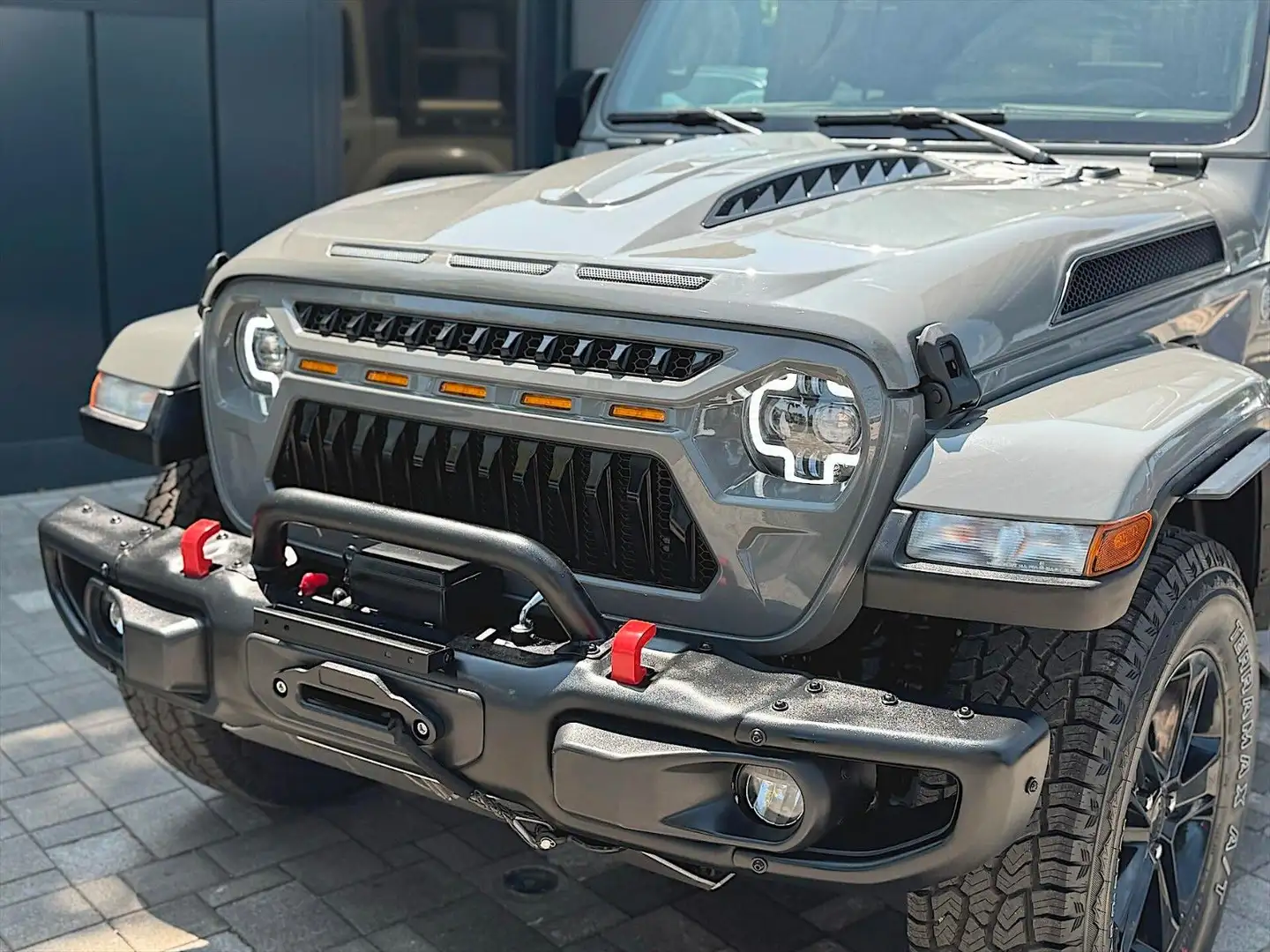 Jeep Wrangler 2.0 T Unlimited Sahara OFFROAD 4x4 19% Grau - 2