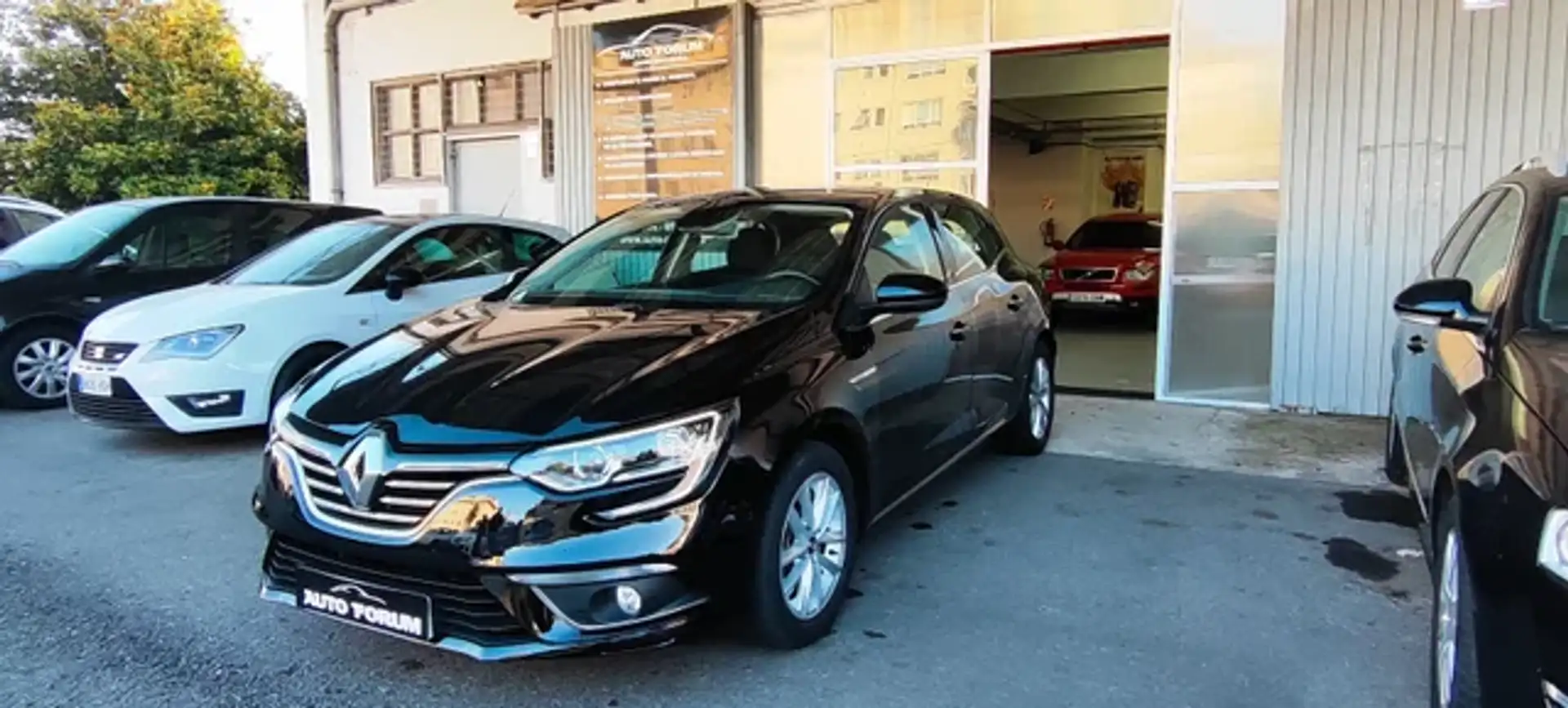 Renault Megane 1.3 TCe GPF Limited + 85kW Negro - 1