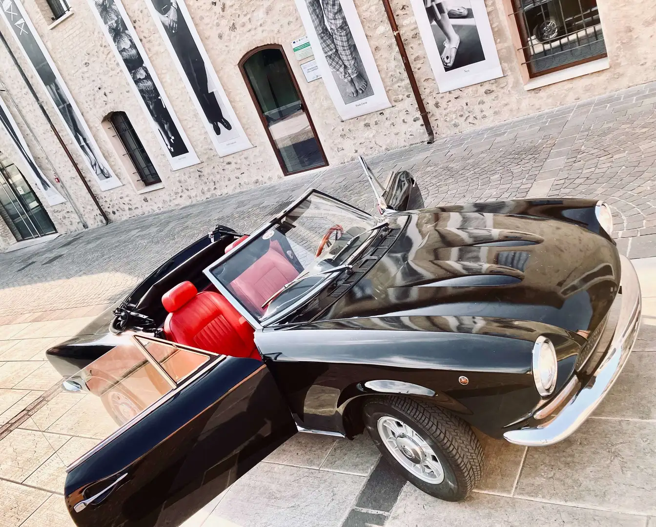 Fiat 124 Spider BS1 Чорний - 1