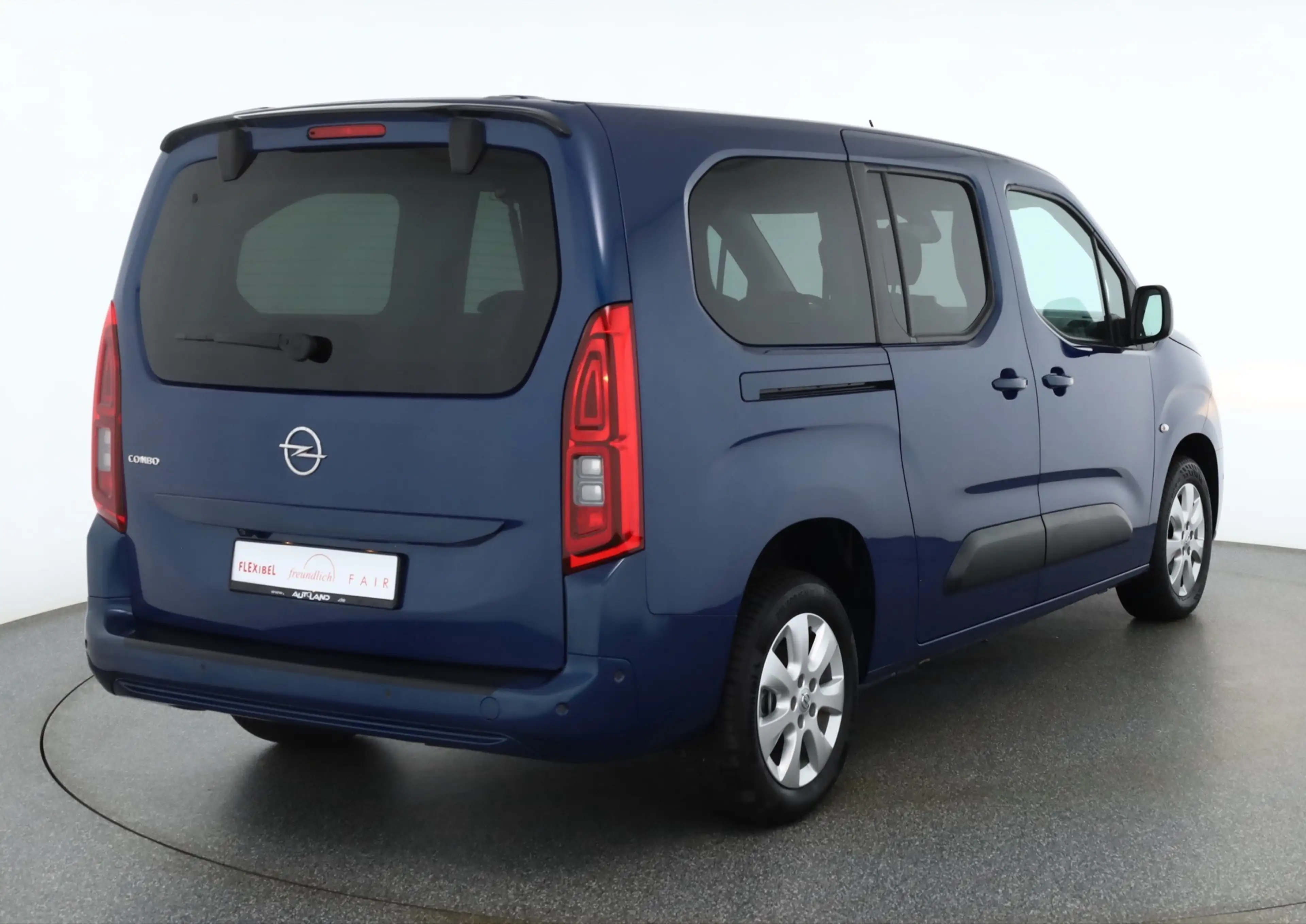 Opel Combo Life E 1.2 Autom. Ultimate Navi Kamera DAB — photo 5