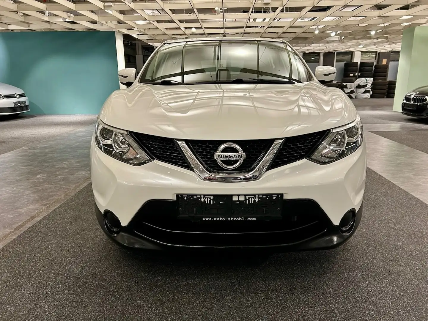 Nissan Qashqai 1,2 DIG-T Visia Weiß - 2