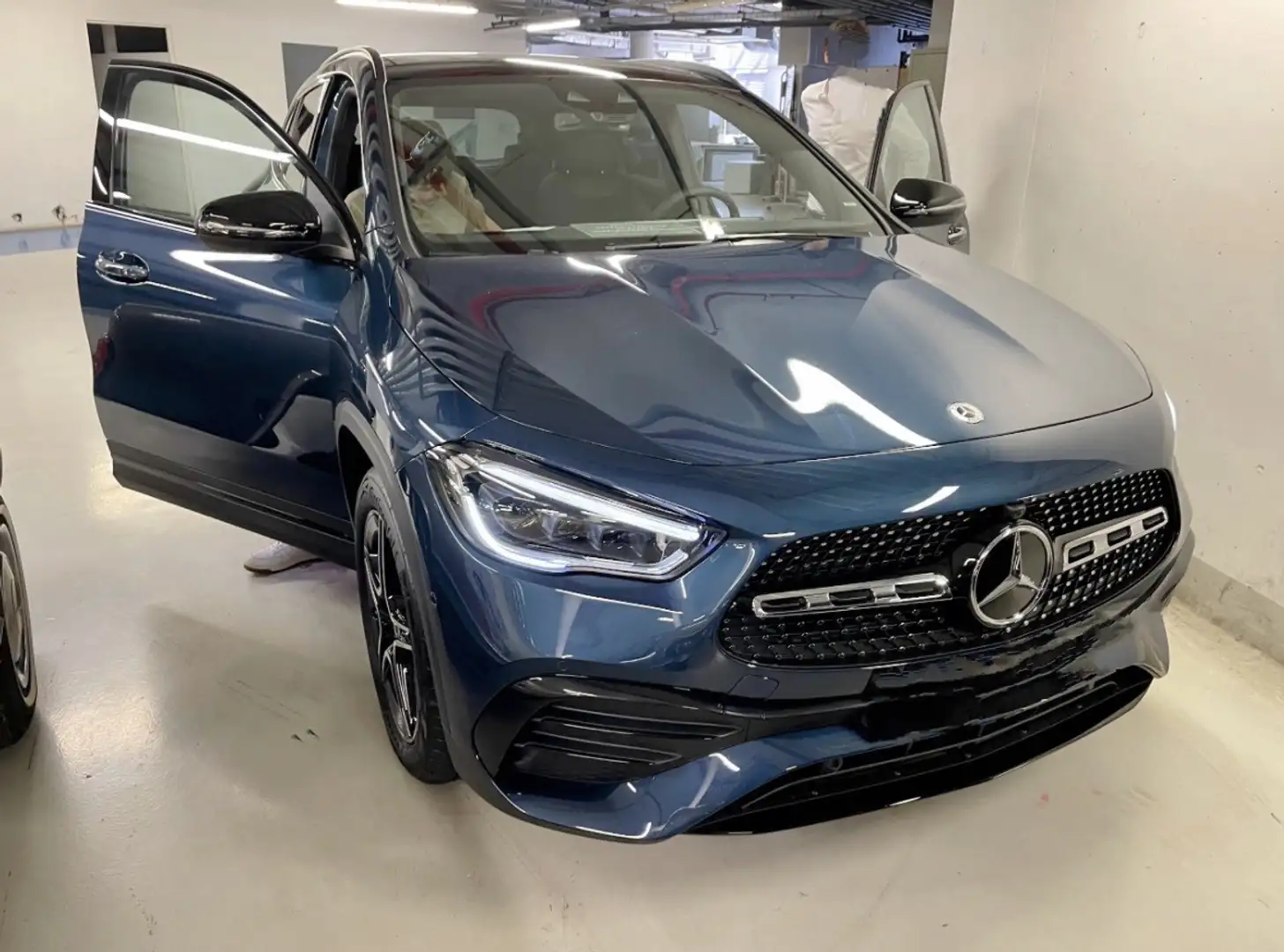 Mercedes-Benz GLA 220 220d Premium prestige AMG Line - 1