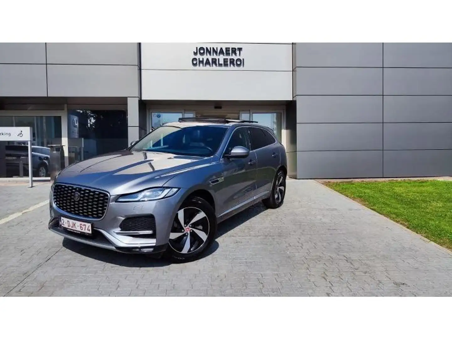 Jaguar F-Pace SE Grau - 1