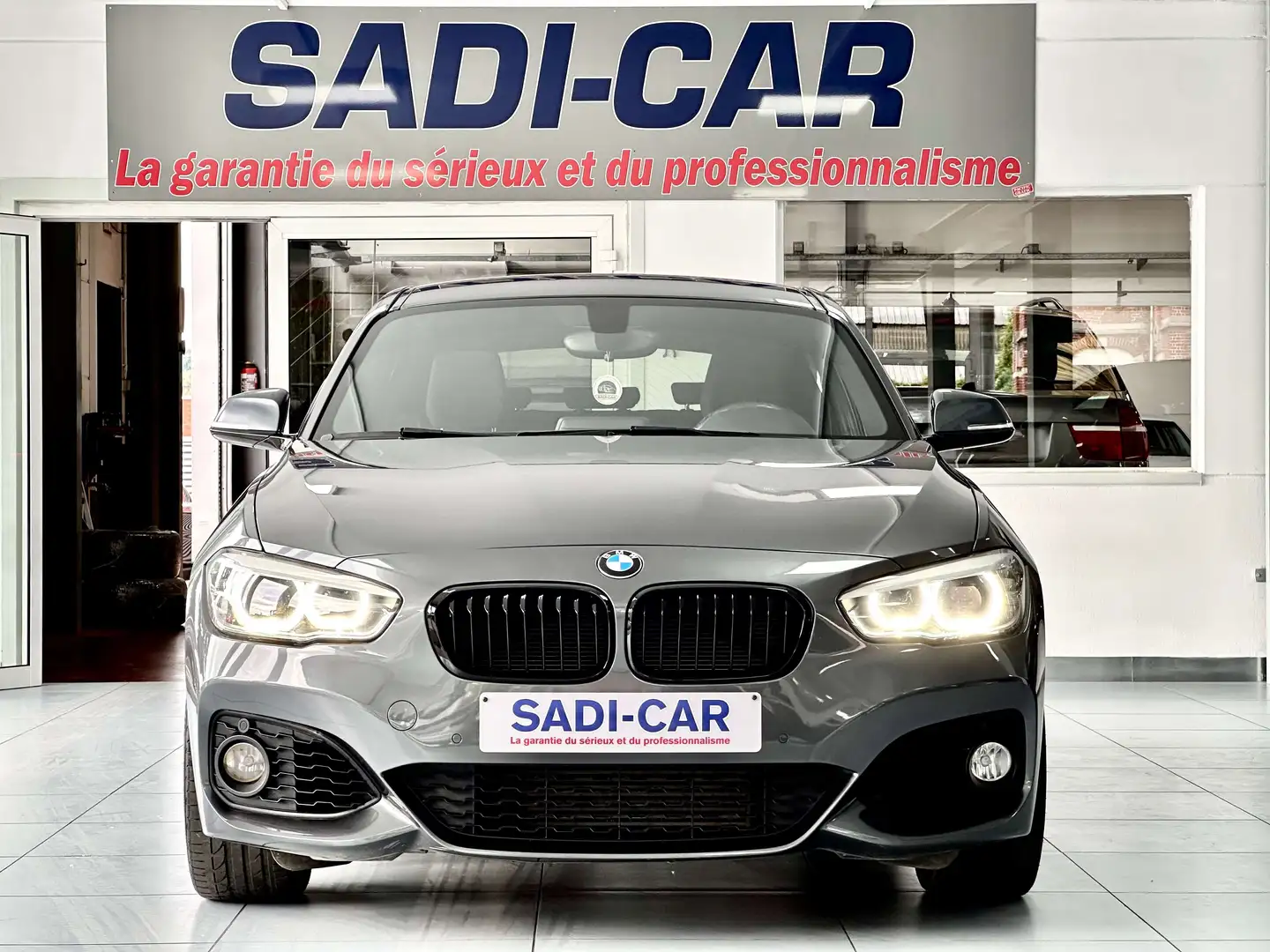 BMW 118 118iA 136cv - M SPORT EDITION Gris - 2