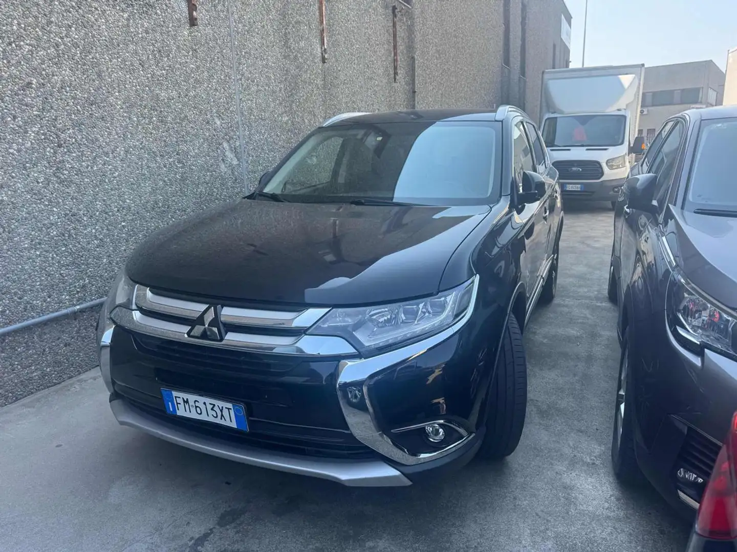 Mitsubishi Outlander 2.2 DI-D 4WD Instyle Plus SDA 7 posti Noir - 1