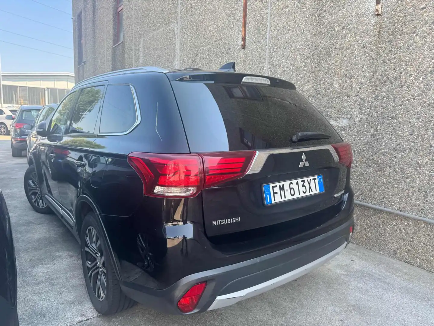 Mitsubishi Outlander 2.2 DI-D 4WD Instyle Plus SDA 7 posti Noir - 2