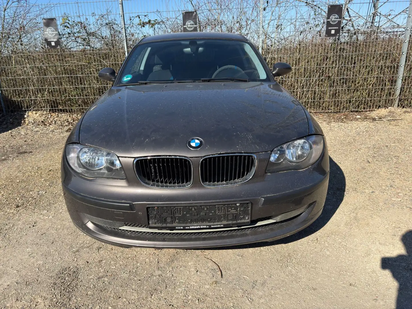 BMW 116 Baureihe 1 Lim. 116i Kahverengi - 1