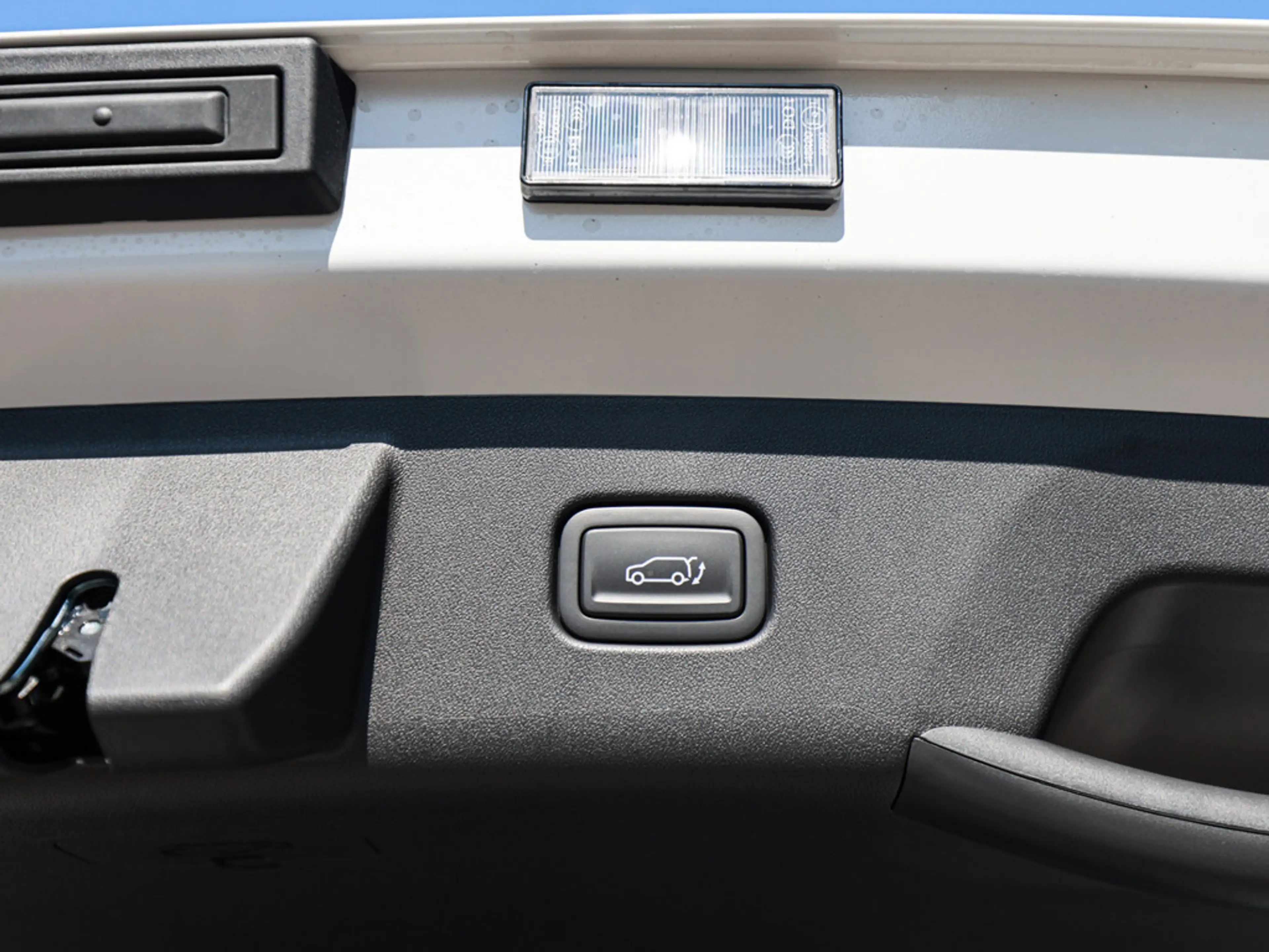Kia Seltos 1.6 T-GDi X-Line SITZBELÜFTUNG 360° — photo 12