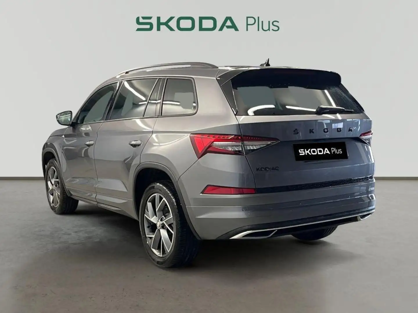 Skoda Kodiaq 2.0TDI AB tech Sportline 4x2 DSG 110kW Gris - 2
