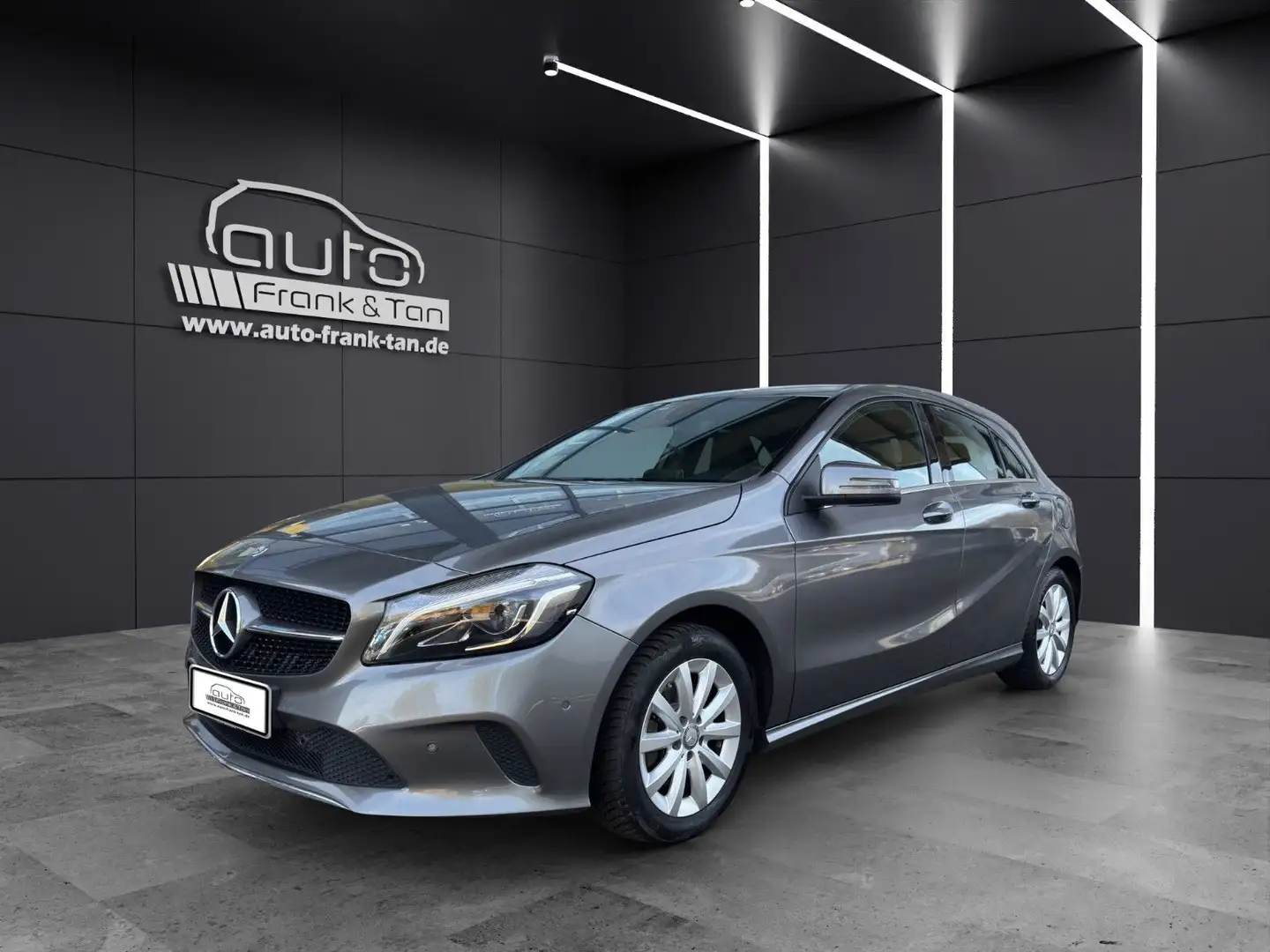Mercedes-Benz A 180 *Style*High Performance*Business Paket*Shz* Grau - 1