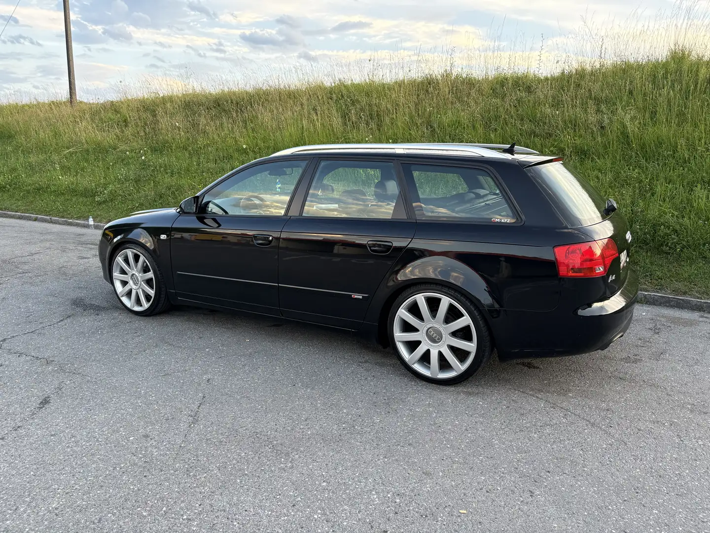Audi A4 Avant 2,0 TDI S Line - 2